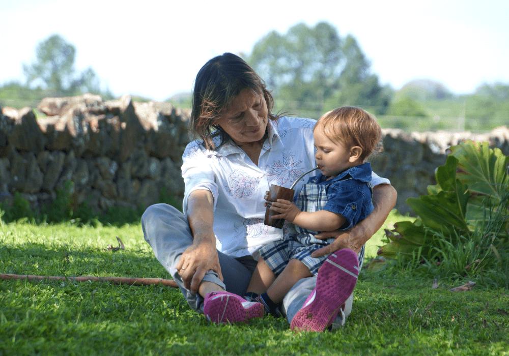grandma with grandchild sitting outside nicknames for grandma