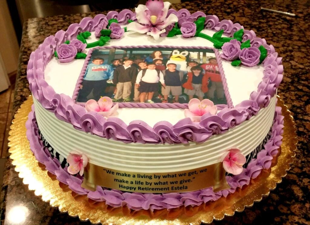 round cake with a picture what to write on a retirement cake